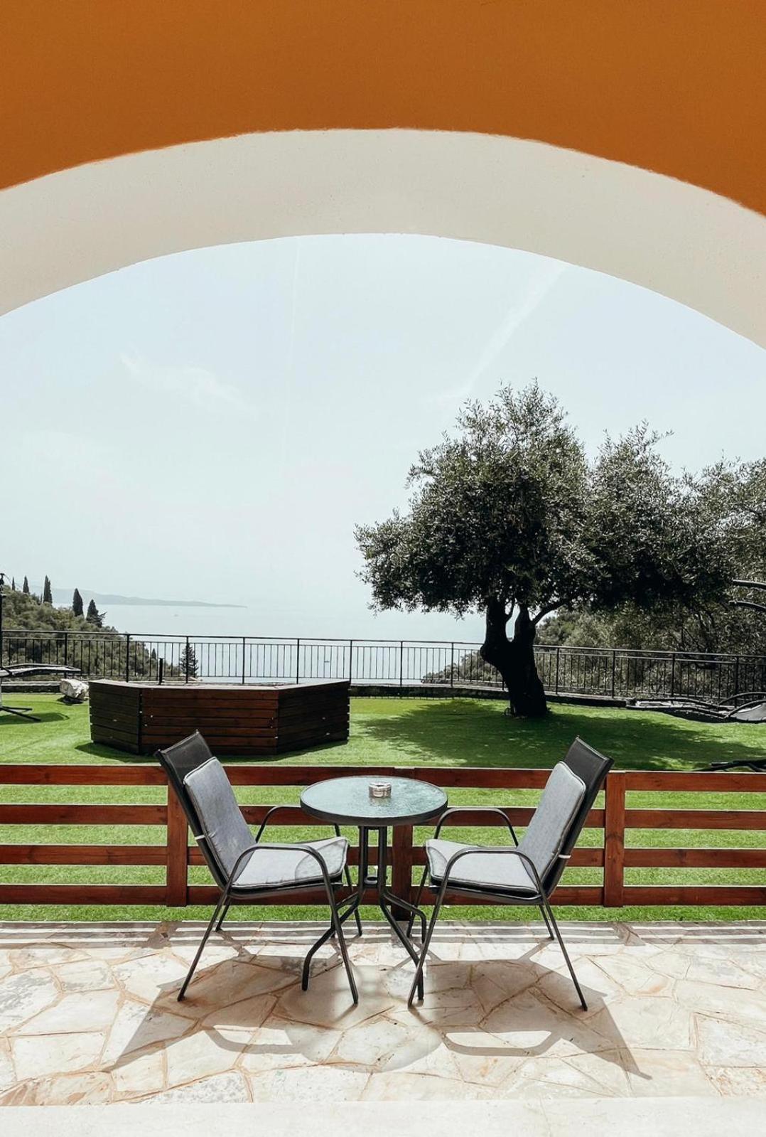 Silent Bay Apartments Katavolos Exterior photo