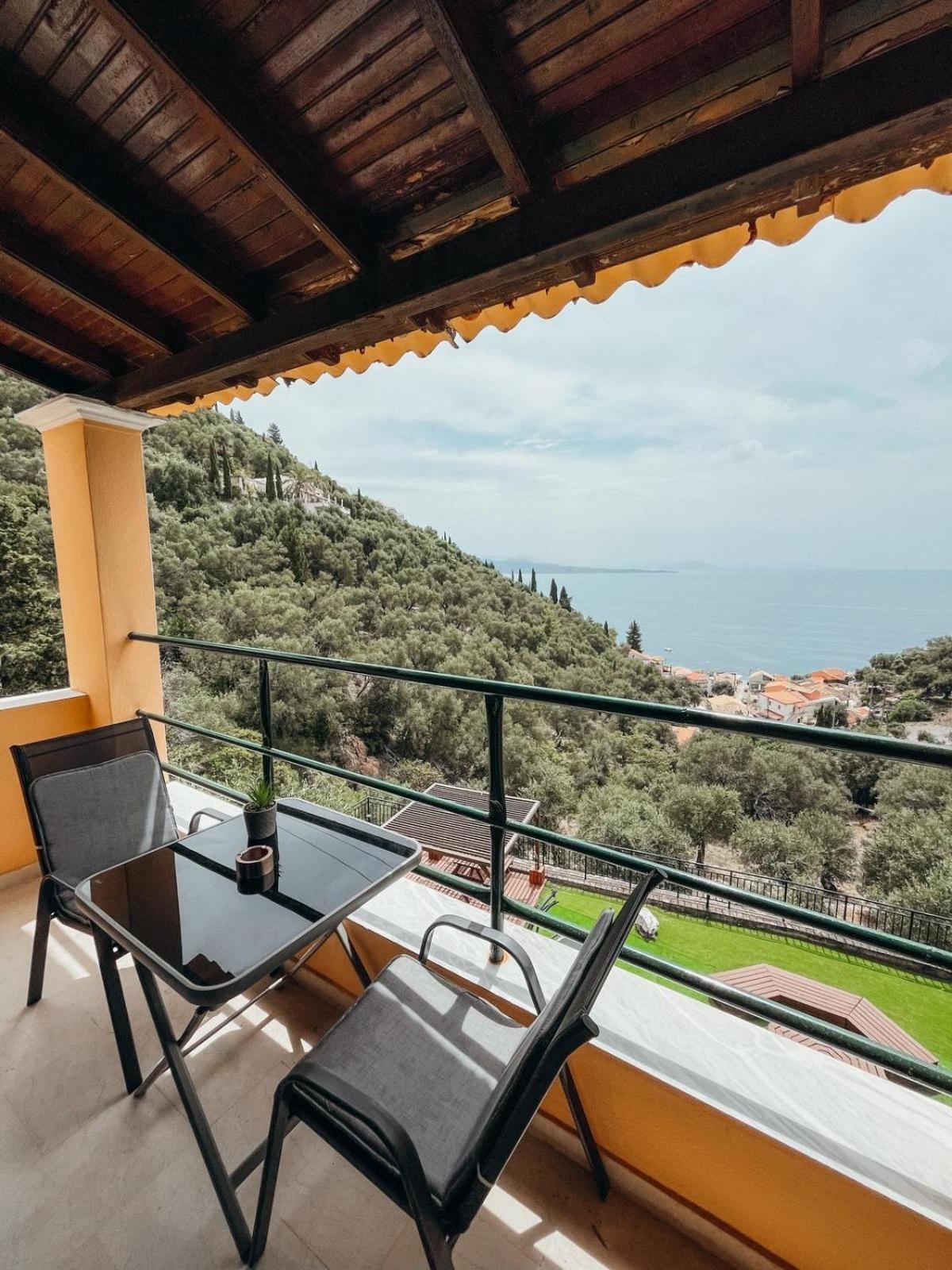 Silent Bay Apartments Katavolos Exterior photo