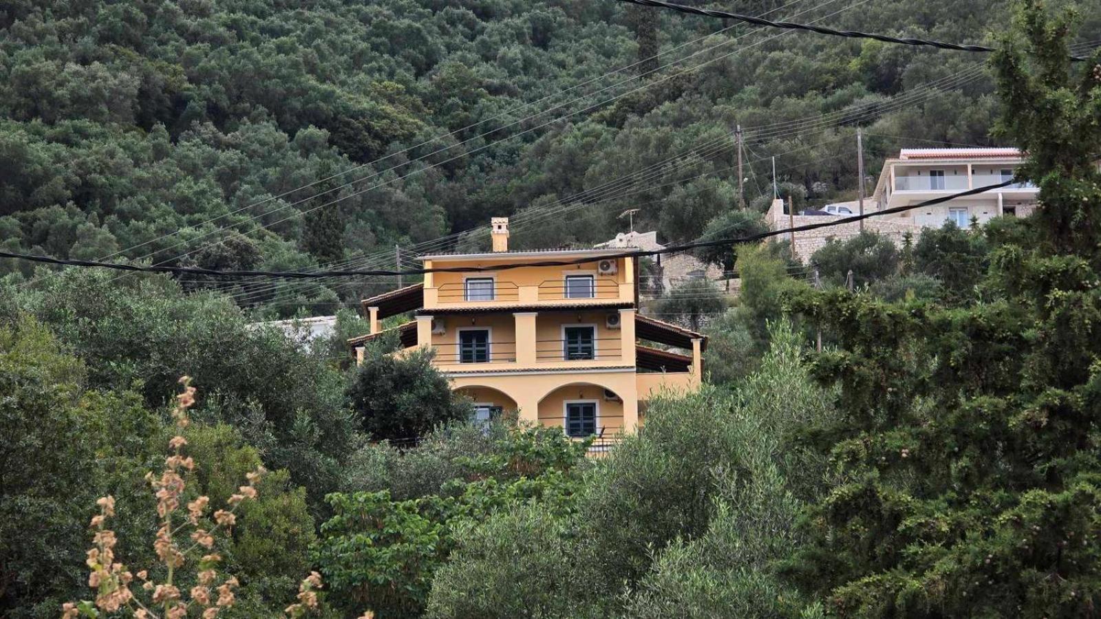 Silent Bay Apartments Katavolos Exterior photo