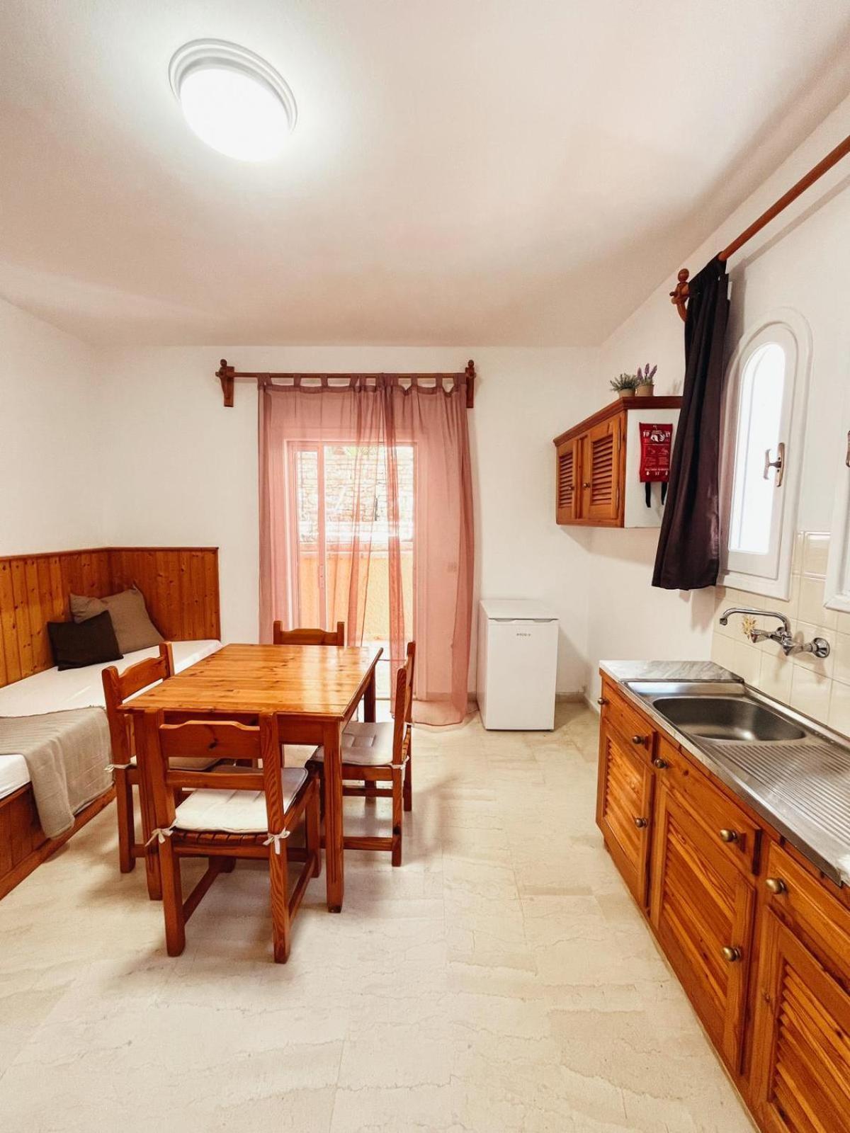Silent Bay Apartments Katavolos Exterior photo